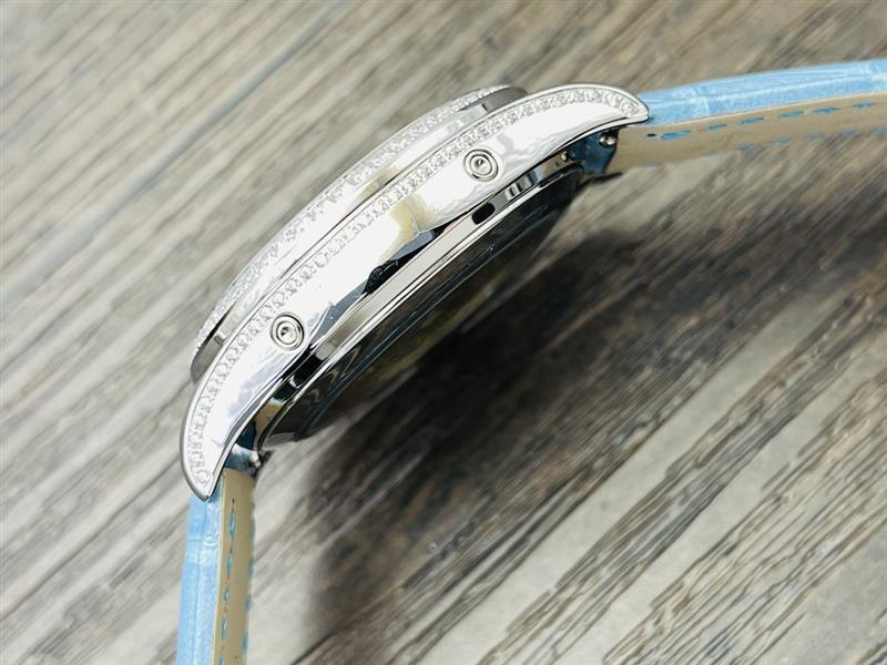 202457162458300 2300